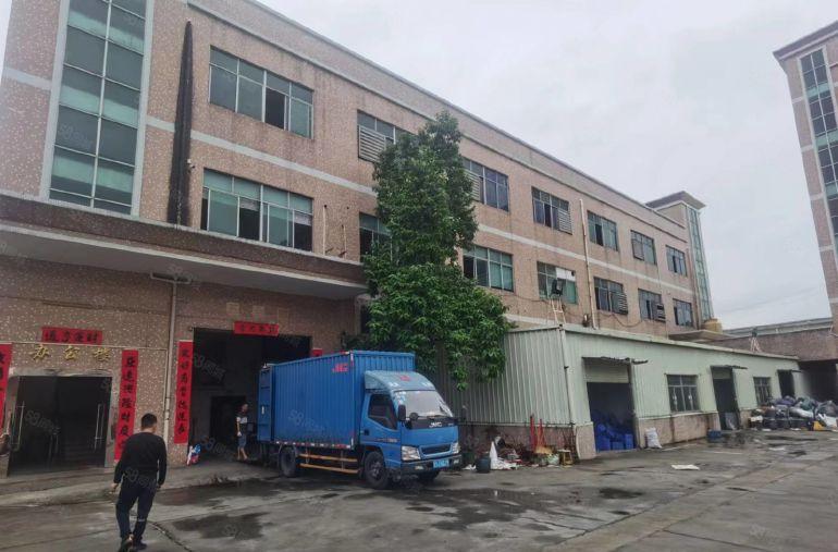 凤岗五联新出原房东8000平独门独院厂房仓库出租，大小分租