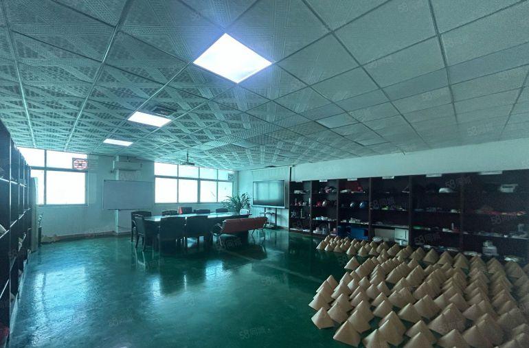 （厂房出租）凤岗油甘埔二楼三楼各1650平现成注塑模具环评