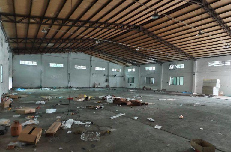 万江新村新出1400平米单一层厂房出租，有现成办公室