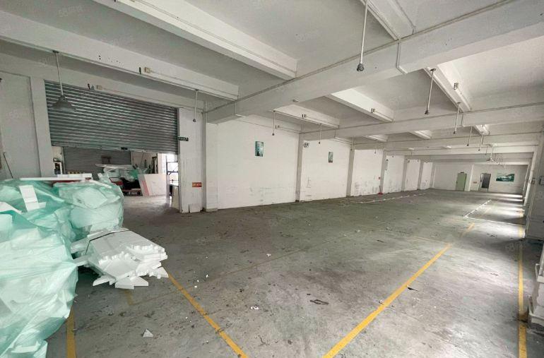 万江石美三楼650平方标准厂房出租有现成办公室水电齐全院子大