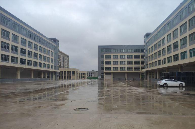 红本双证带独立高台卸货平台标准厂房出租空地超大适合电商物流等