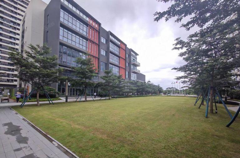 黄江镇中心莞樟路附近原房东花园式14万平方米厂房出租