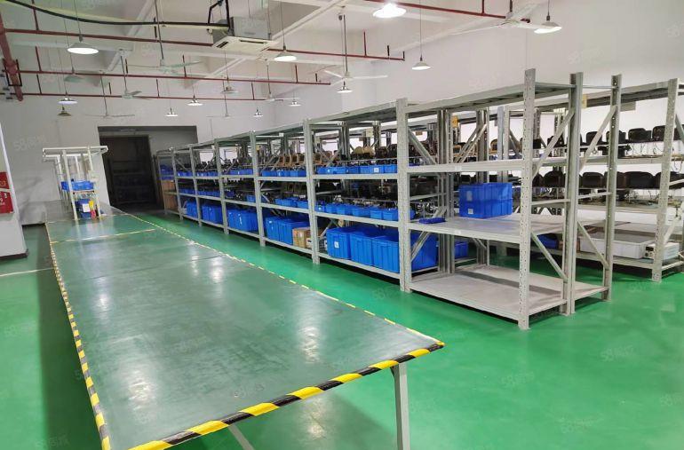 黄江镇中心楼上1500平实际面积出租，现成豪华装修，低价出租