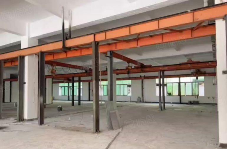 大岭山厚大路旁 独门独院厂房出租 分租一楼1800平 带航车