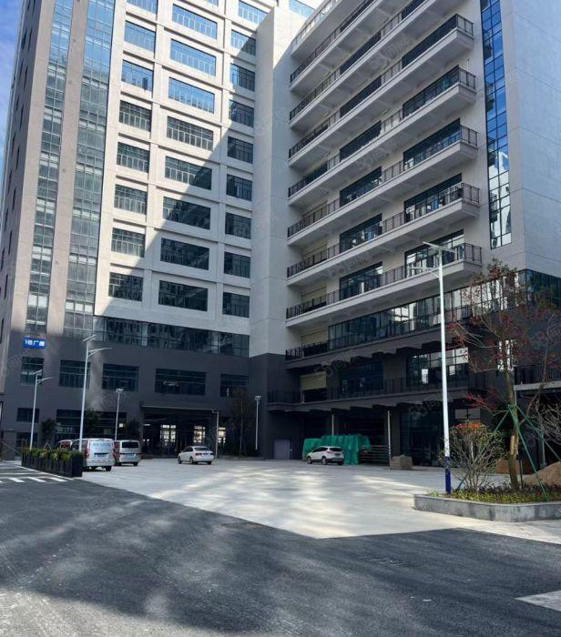 小区式厂房分租。2000方起分。价格10元起。面积可实量