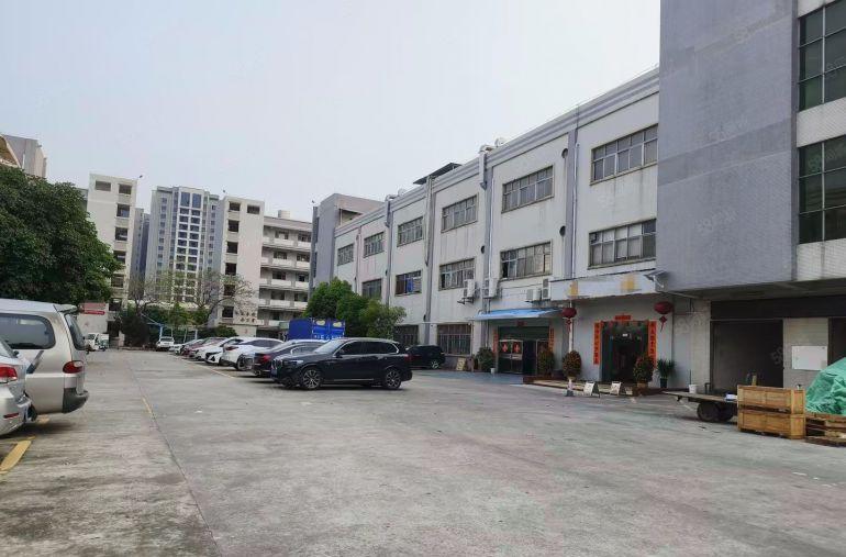 高埗楼上2700平带豪华装修厂房出租，大空地即租即用