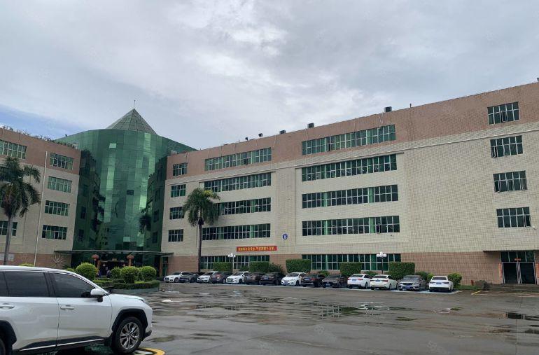 特价厂房石岩工业区楼上2000平带厂房出租可分租 原房东带红