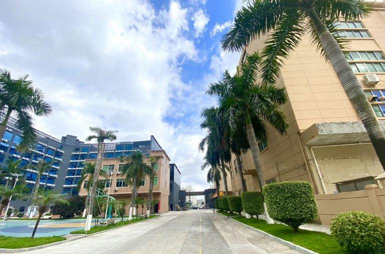 福永和平会展中心8000平独门独院原房东红本工业厂房低价出租