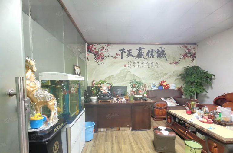 西乡固戍工业区，楼上带装修368平厂房出租，租金便宜