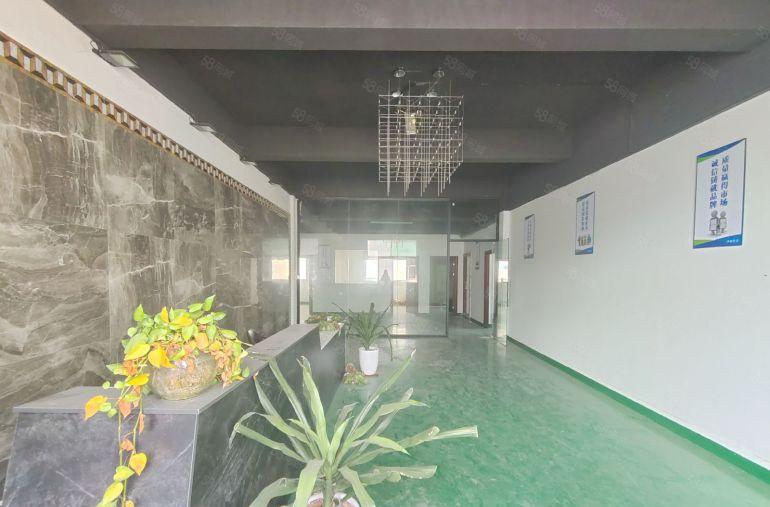 西乡，固戍正规工业园，楼上带装修整层1100平厂房仓库出租！