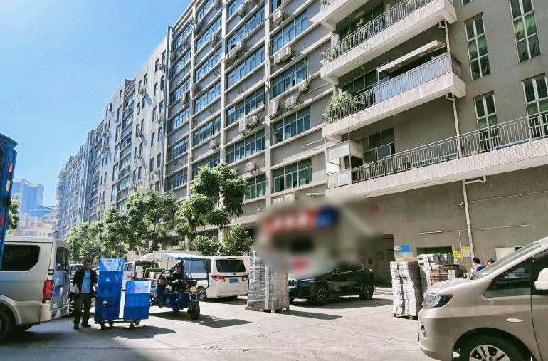 地铁口一楼1500平红本9成使用率层高5米位置形象俱佳