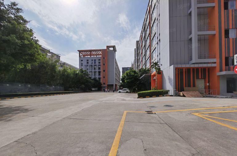 宝安石岩原房东工业园楼上1000平带装修办公室厂房出租可分租