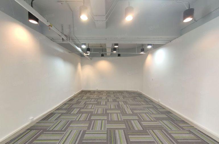 西乡，固戍地铁站附近，精装修小面积，办公室46平起，租金便宜