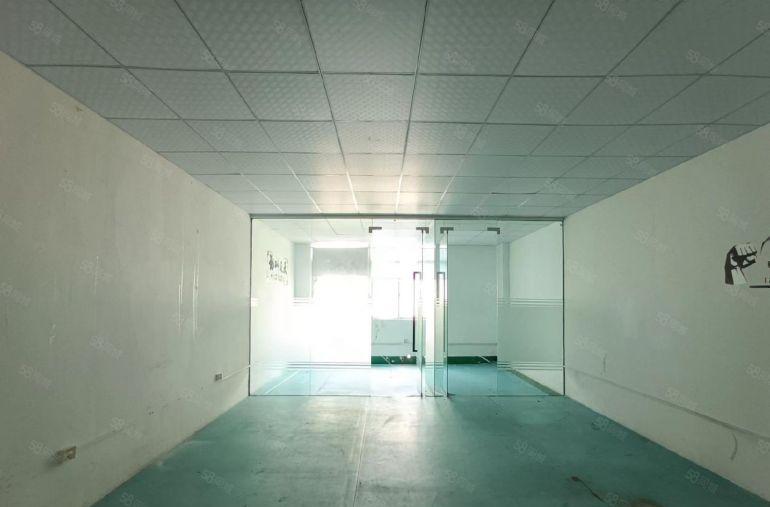 西乡固戍地铁站，大型工业园，带装修270平260平厂房出租