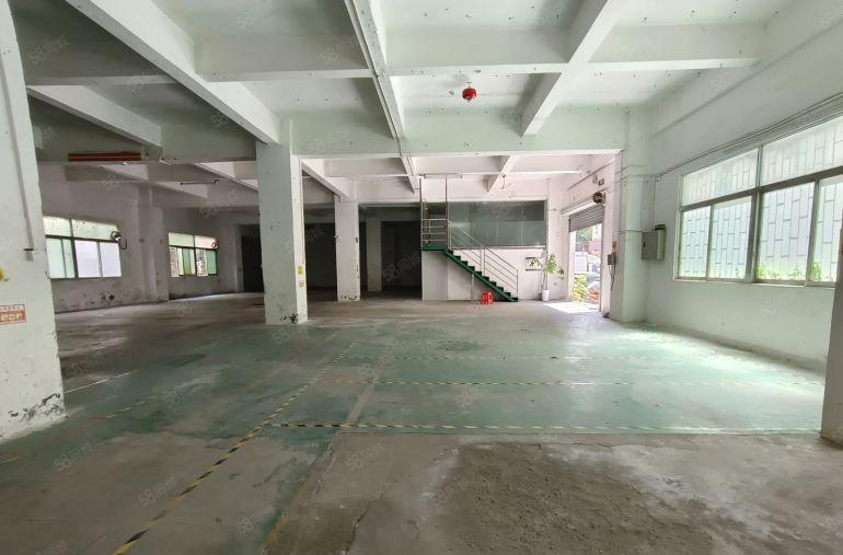 西乡洲石路边，鹤州大型工业园，一楼850平带装修厂房仓库出租