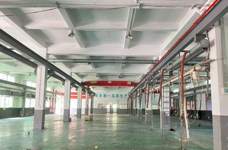 松岗广田路边3层独院带行车厂房出租4000平方实际面积高6米