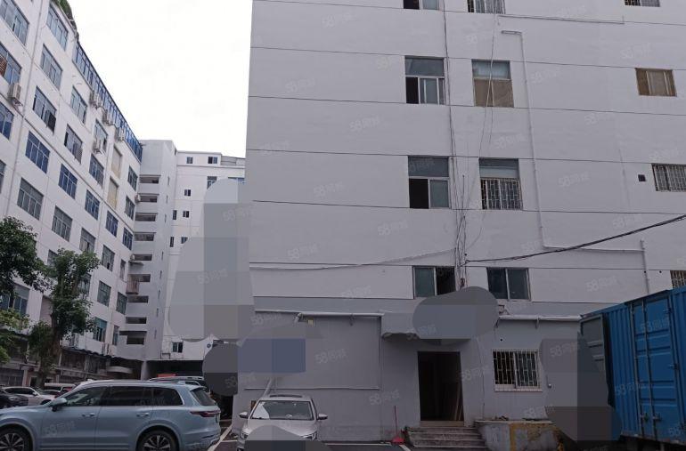 西乡鹤洲桥底附近楼上精装修1150平，有办公室！天花吊顶