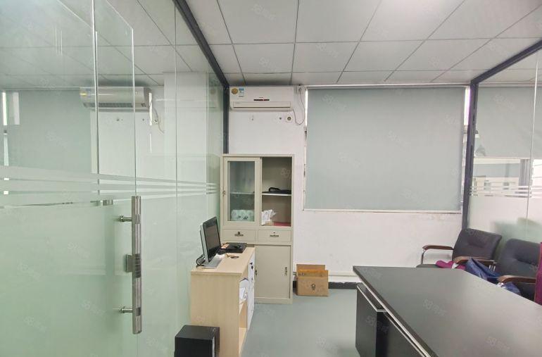 西乡，恒丰工业城边，楼上带装修500平办公厂房出租，租金便宜