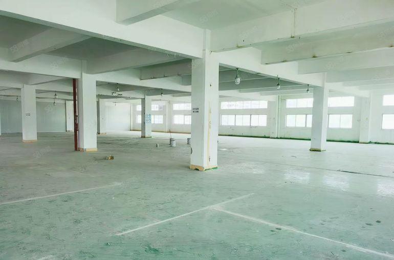 580平平小面积分租厂房另一家已经隔好墙