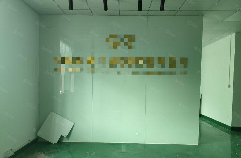 固戍一路附近，新出楼上半层630平带装修厂房 仓库原房东直租