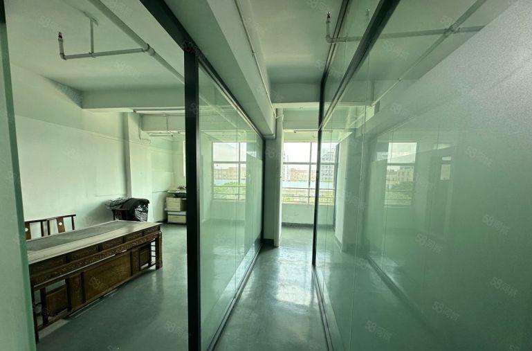 沙井和一楼上130平带两间办公室水电齐全