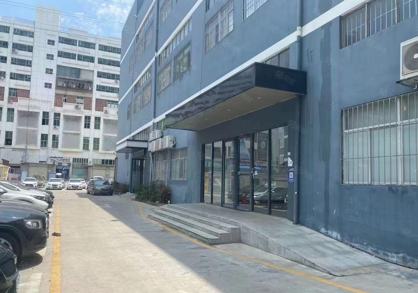 福永新和地铁口附近楼上2000平精装修厂房无转让费出租