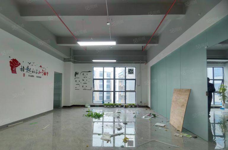 直租！西乡固戍科技园，带装修690平厂房出租，拎包生产