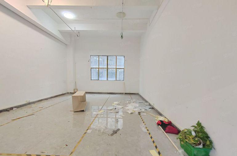 西乡，固戍原房东直租，一楼带装修整层1200厂房，园区形象好