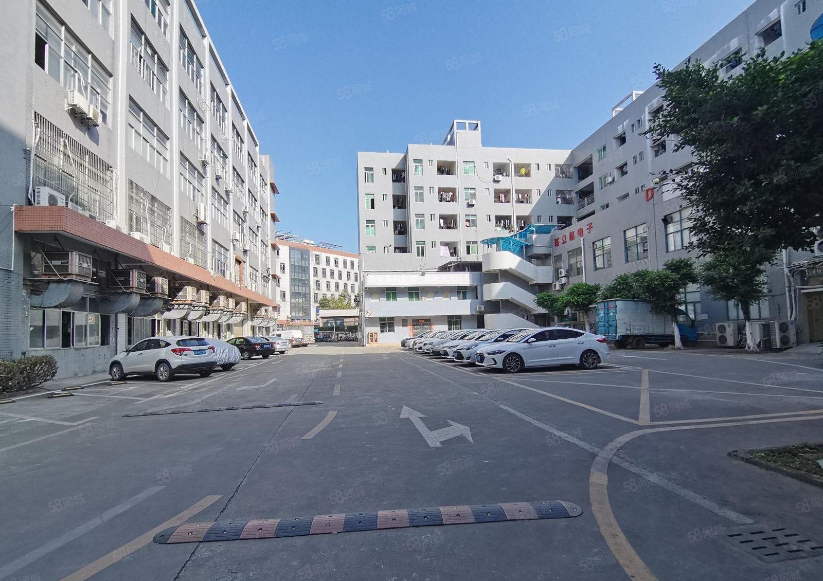 石岩高速路口原房东12000平方独门独院仓库厂房出租可分租