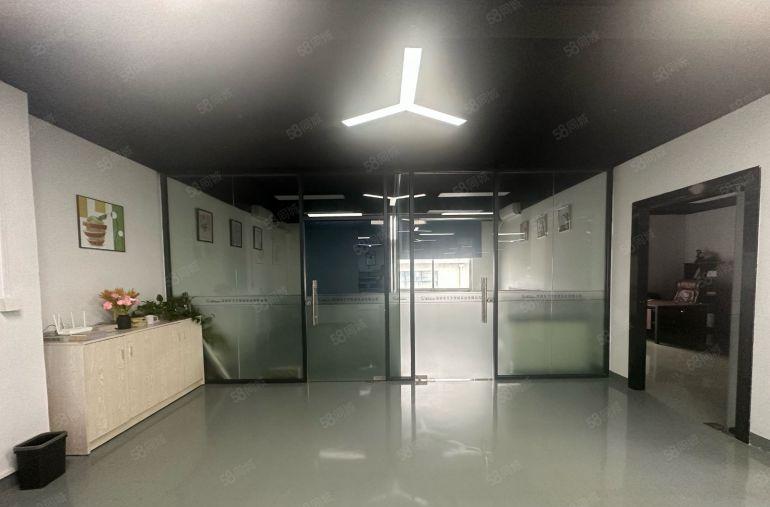 西乡固戍地铁口附近一手房东豪华装修1500平