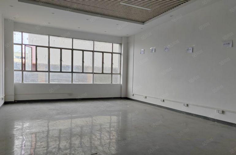 福永107国道边上大型工业园一楼980平招租带装修空地大