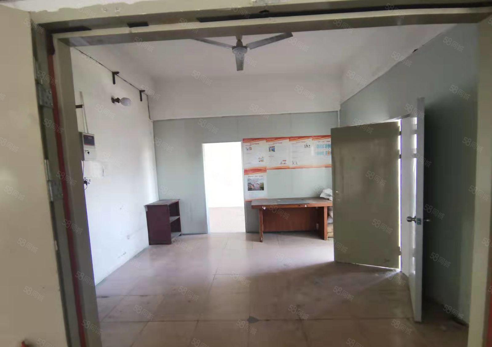 沙井后亭地铁口靠近松岗小面积 200平，适合初创业者租金便宜