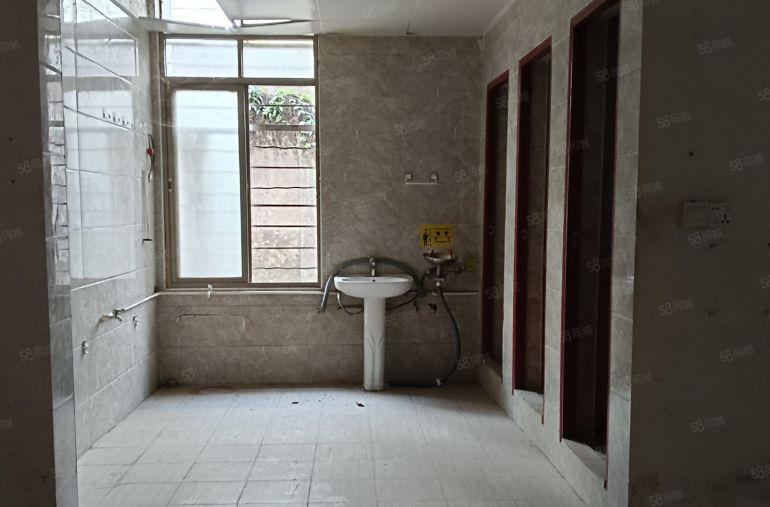 西乡九围洲石路旁 原房东一楼 精装修540平