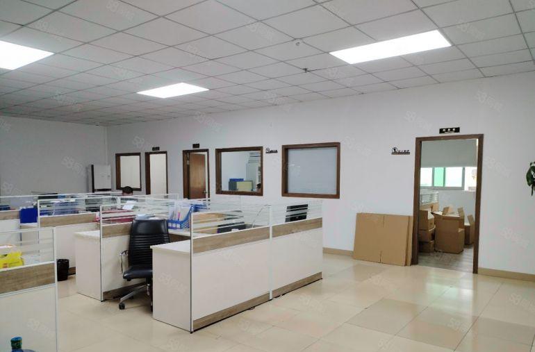 西乡地铁口花园式精装修2500平原房东直租主干道旁边空地超大