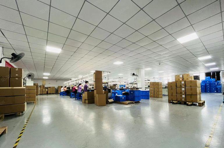 村委厂房实际面积出租！无公摊2100平精装修免装让费！！