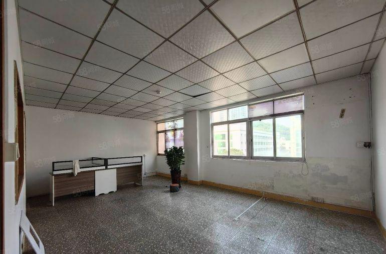 西乡国道旁臣田独门独院厂房采光好小面积精装550平电梯口位置