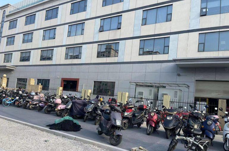 西乡固戍地铁口红本厂房300平起租可定制装修靠107国道旁边