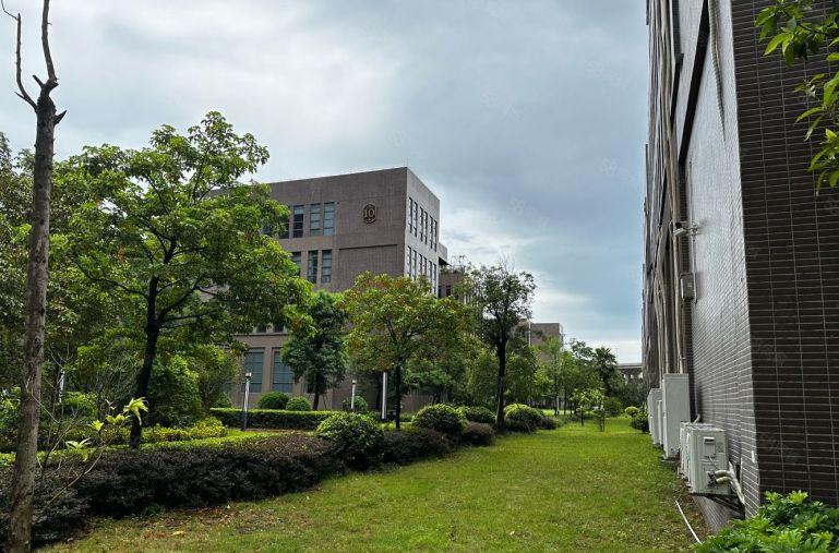 福永工业区厂房出租独栋3层3000平米豪华装修水电到位可分组