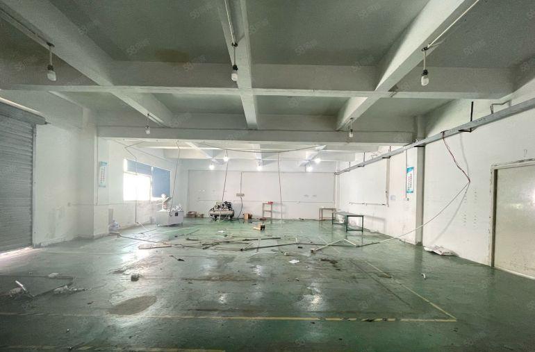 西乡鹤洲工业区，带装修500平1300室厂房出租，租金28