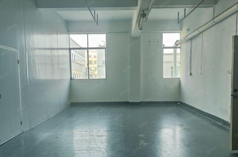 西乡九围大型园区，楼上半层650平带装修厂房仓库，特价出租