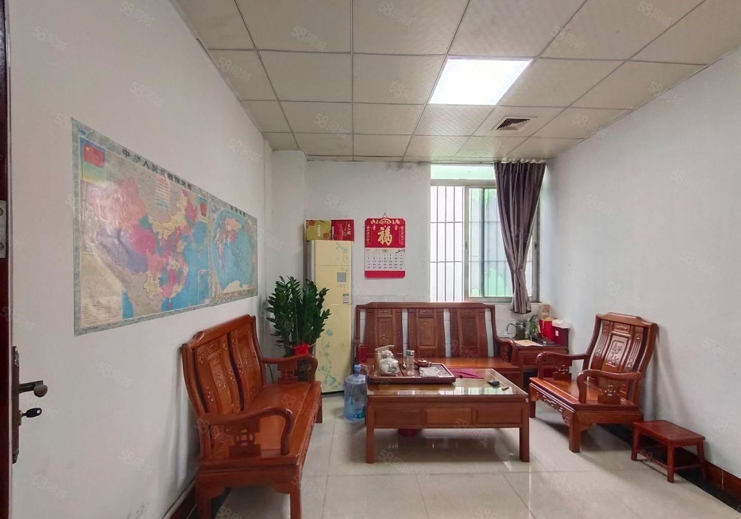 西乡鹤洲，桃源居附近，带装修728平厂房仓库出租，拎包生产