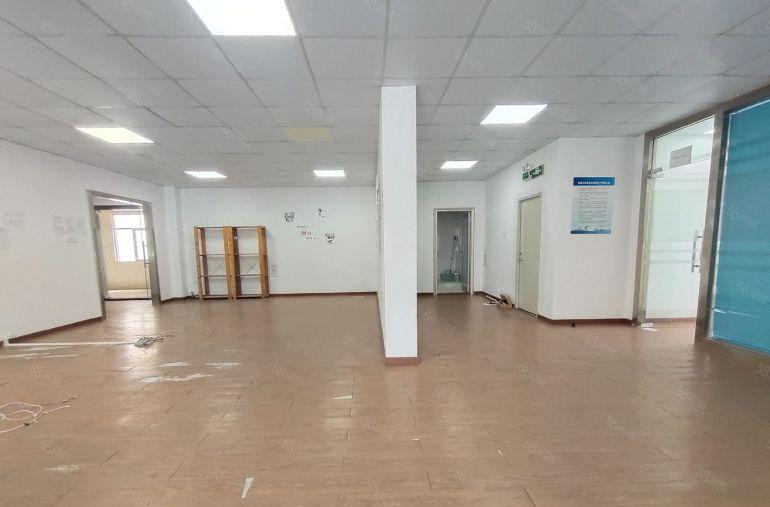 西乡固戍地铁站附近500平，精装修办公厂房低价出租，水电齐全