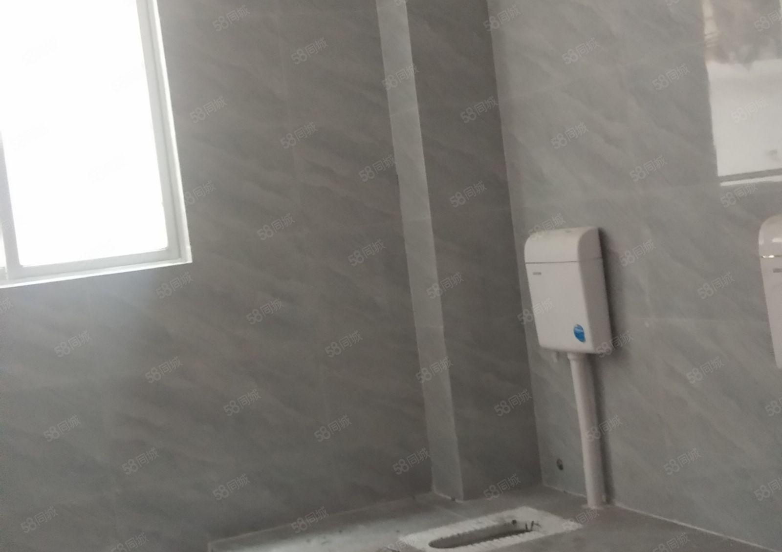 固戌地铁口独门独院整栋4556平，可单租一层1139平