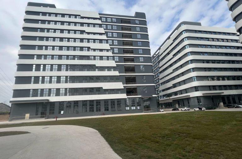 宝安新安地铁口附近 500平厂房低价出租 精装修 水电齐全