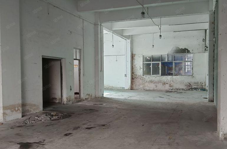 西乡鹤洲桥底附近一楼260平，适合五金生产，仓库！