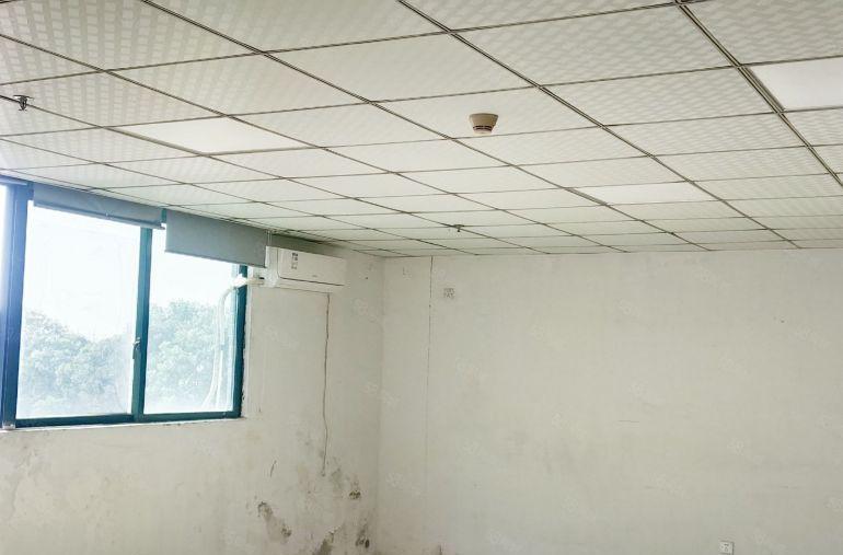 西乡地铁口精装厂房仓库60平80平100平120平20元1平