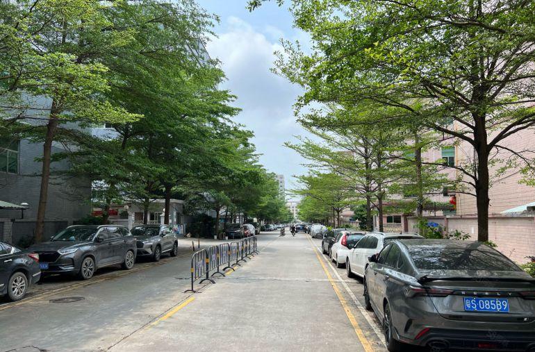 新桥高速口花园式厂房1380平米，带精装修办公室，没有转让费