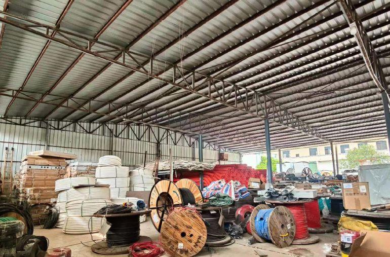 实惠实用租25元单层钢构厂房仓库1000平大型货车出入无忧