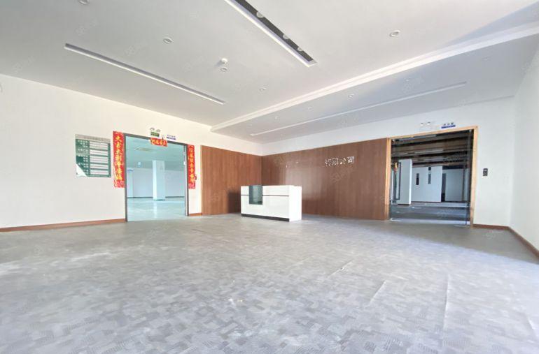 松岗碧头地铁口边一手房东豪华装修厂房出租2000平地坪漆吊顶