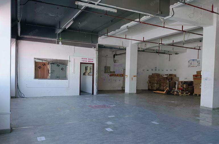 西乡臣田宝田工业区独门独院楼上精装600米，近地铁口，大园区